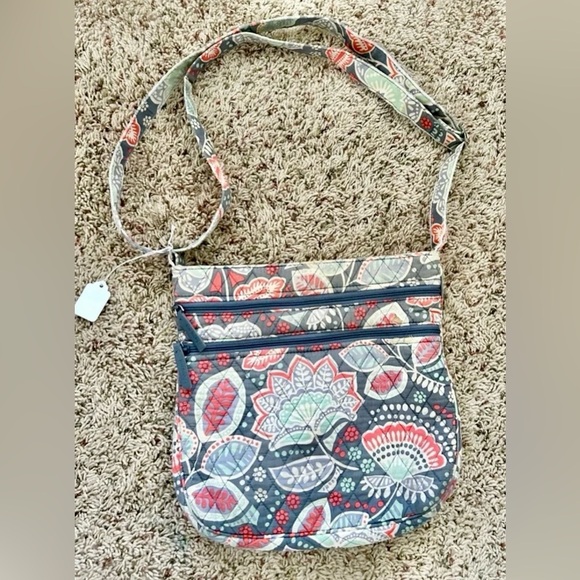 Vintage vera Bradley hipster crossbody purse retired Nomadic floral triple zips - Picture 1 of 6